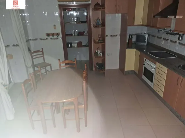 Se vende vivienda doble en Montijo, zona centro, plaza santa clara, a tres calles, con garaje y piscina — 33