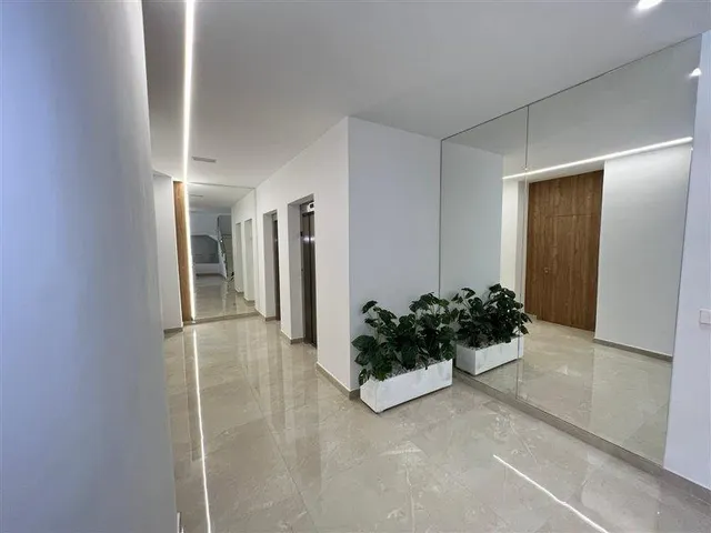 PISO DE 3  DORMITORIOS CON PISCINA Y TERRAZA — 10