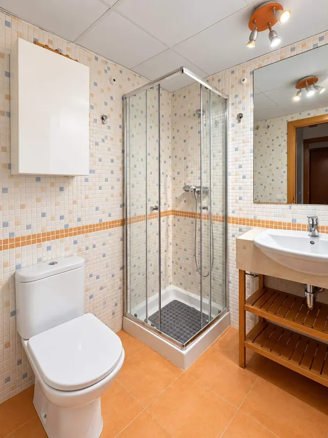 Amplio y moderno piso en Alicante, zona Paus con piscina y parking — 6