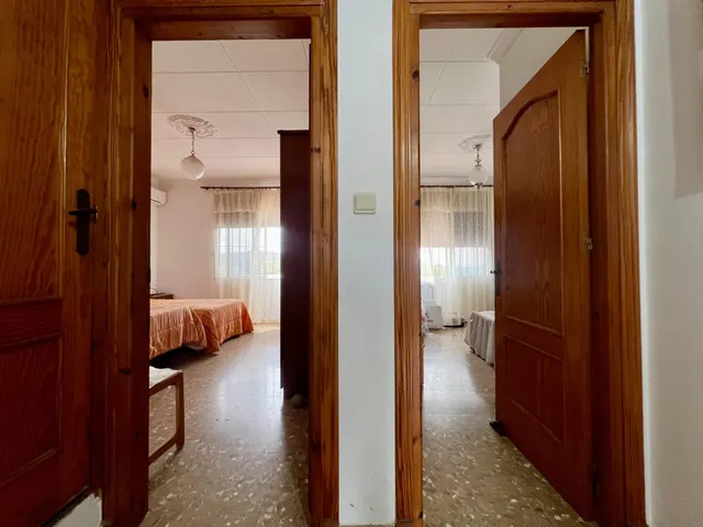 E.  FINCA CON PISCINA, HUERTO, POZO Y VIVIENDA DE 3 PLANTAS — 42