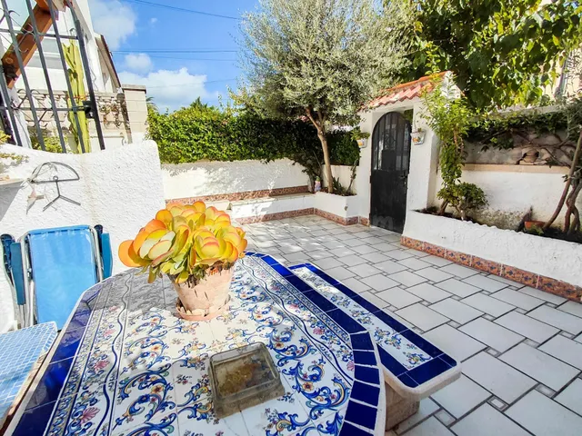 CUNIT CASA ESQUINERA EN VENTA MUY CERCA DEL MAR