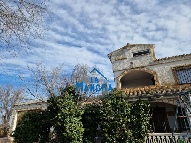 *180.000€* inmobiliaria la mancha vende parcela en Albacete — 45