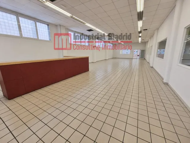 Espectacular nave comercial en alquiler en Arganda del Rey – primera línea de avenida principal — 8