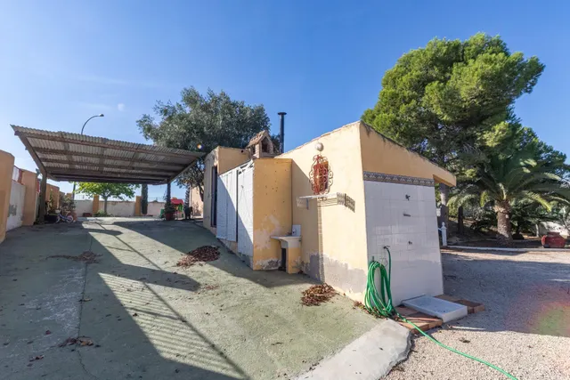 Chalet con parcela de 3.000m2, en paraje La Matanza — 44