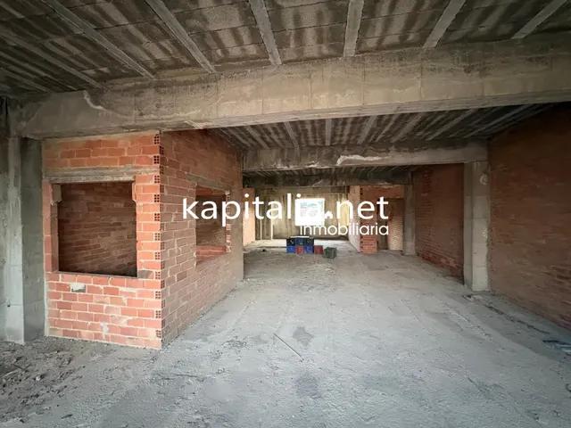EDIFICIO DE 3 PLANTAS PARA TERMINAR DE CONSTRUIR A LA VENTA  - foto 3