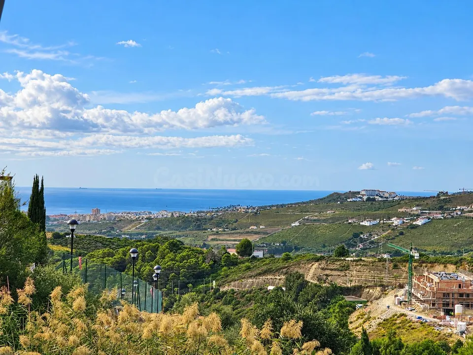 Apartamento de 2 dormitorios con vistas al mar, amplia terraza y aparcamiento en Hacienda Casares