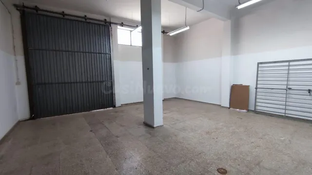 MAGNIFICO LOCAL COMERCIAL CON 2 SALIDAS EN GANDIA-BENIRREDRA - foto 4