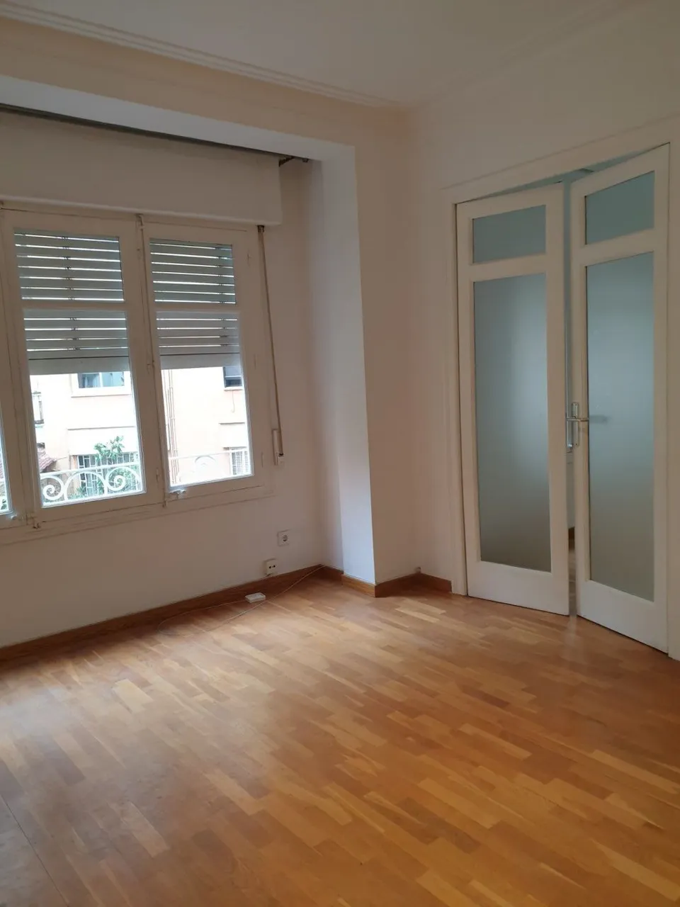 Piso 60m2 , 3 habitaciones , calefacción , ascensor