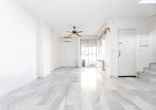 Vive en el corazón de Armilla: 4 dormitorios, patio, terraza - foto 4