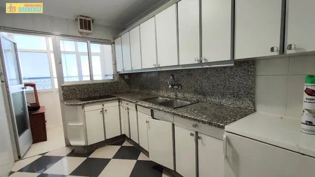 CASA EN VENTA CON COCHERA — 9