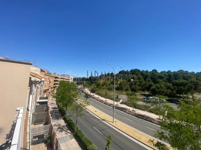 UNIFAMILIAR CON GRAN JARDÍN EN TUDELA - foto 2
