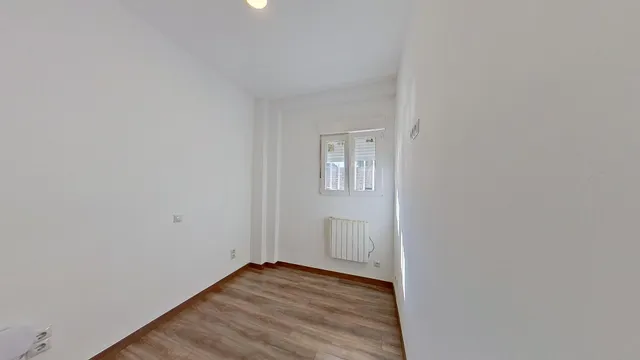 ¡Oportunidad Única! Local totalmente Reformado en Entrevías, Madrid ✨ — 11