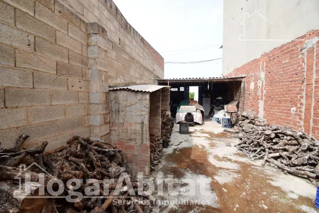 TERRENO URBANO CON MUCHAS POSIBILIDADES — 33