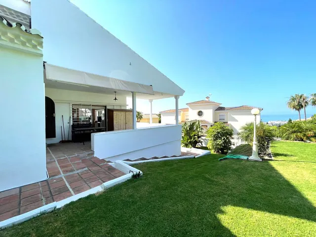 Chalet 4 habitaciones 273m² en venta - Costa Del Sol — 46