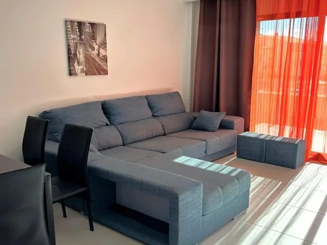 Planta baja moderna (aprox. 63 m2) con 2 dormitorios, 2 baños y amplia terraza/jardín. Gran zona de piscina, cerca del La Zenia Boulevard, ¡y a 15 minutos a pie de la Playa de La Zenia! — 9