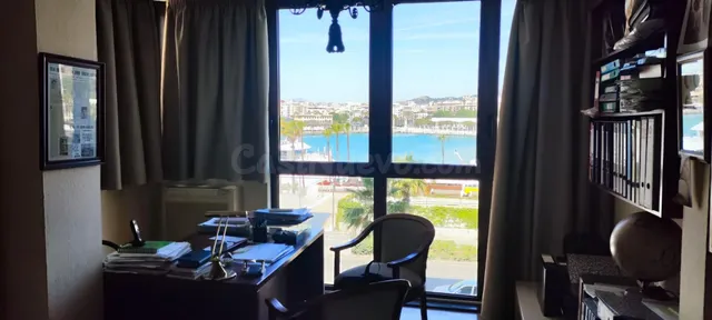 Oportunidad única en primera línea de playa – Paseo de la Farola, La Malagueta (Málaga) — 3