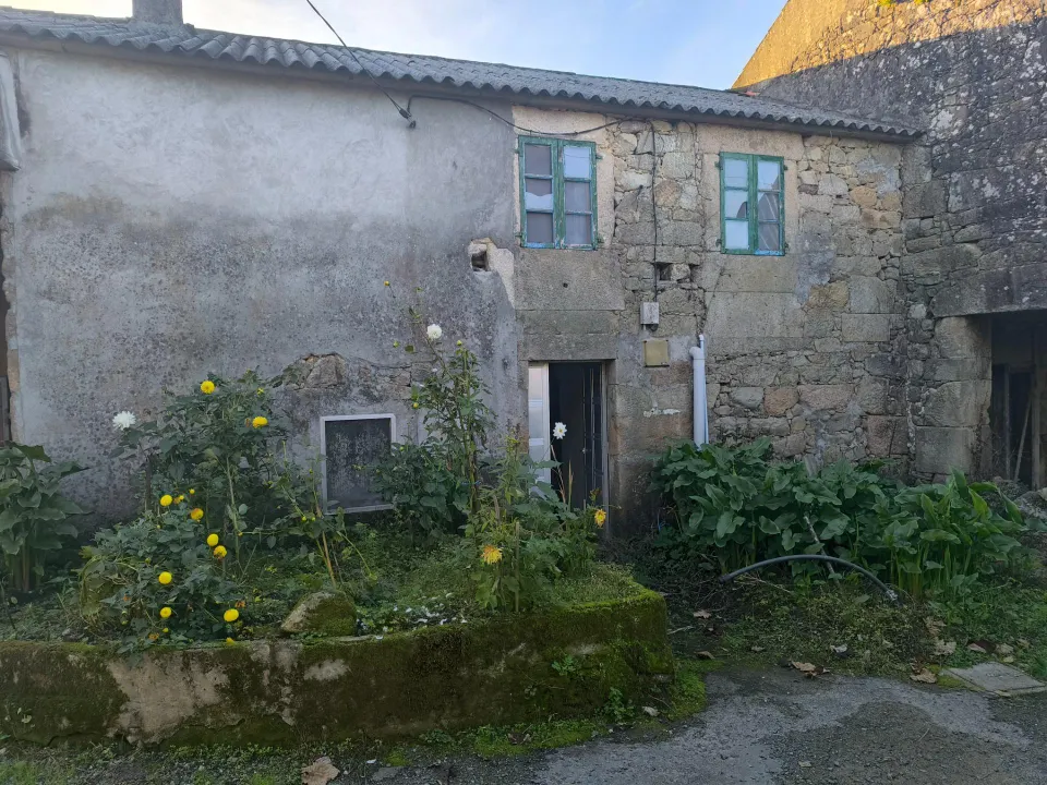 CASA DE PIEDRA PARA RESTAURAR EN BASTAVALES