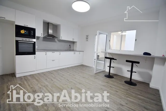 AMPLIA Y BONITA CASA REFORMADA CON 2 TERRAZAS — 12