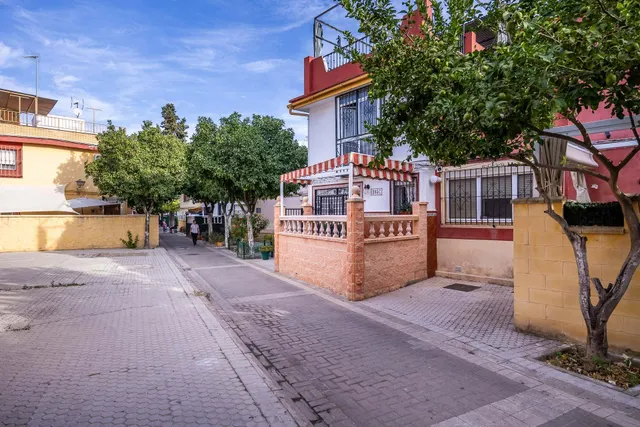 Encantadora Casa Adosada en Barriada Juan XXIII — 32