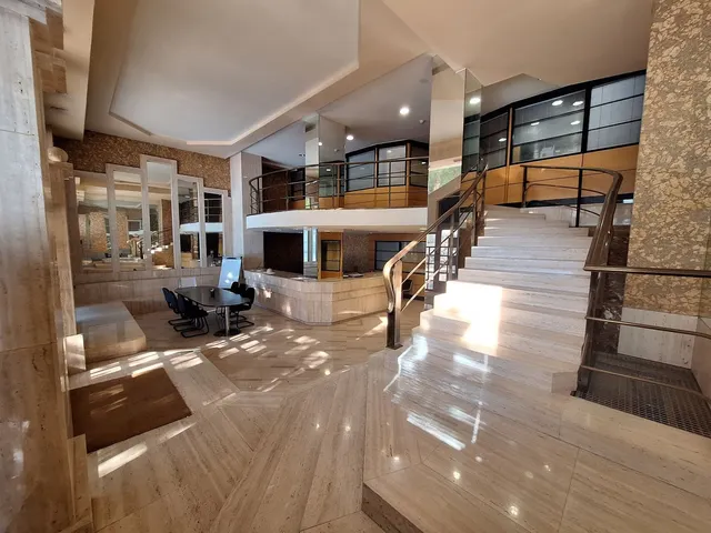 Oficina 8 habitaciones 307m² en venta - Marbella — 16