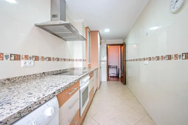 Estupenda vivienda junto José Laguillo con parking en superficie!!! — 9