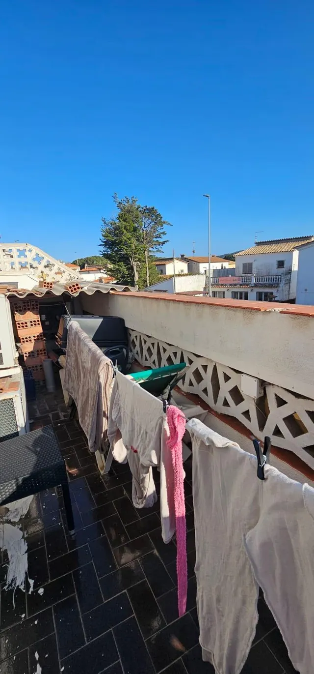 RESTAURANTE CON VIVIENDA SUPERIOR EN PLATJA DELS RIELLS — 21