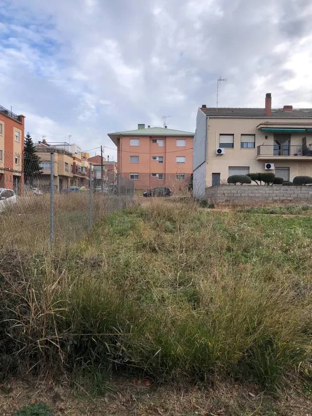 TERRENO URBANO PARA 5 UNIFAMILIARES EN CALLUS — 2