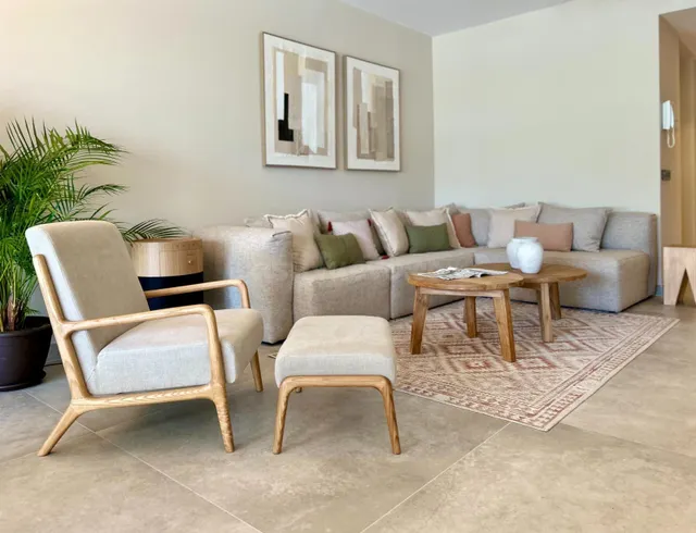 Espectacular vivienda reformada con jardín privado en Palm Beach, Marbella — 5