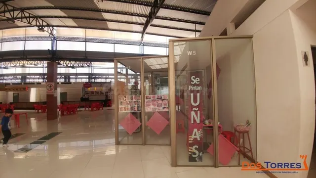 12.500$us Local comercial en la plaza de comidas de las Bris - foto 3