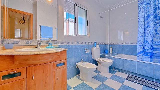 VILLA DE 4 DORMITORIOS 2 BAÑOS EN ORIHUELA COSTA (ROYAL PARK) — 36
