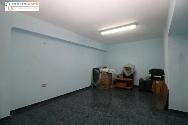 LOCAL COMERCIAL MUY ESPACIOSO PUERTA ACCESO CAMIONES — 15