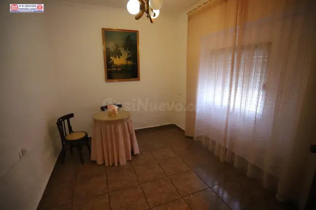 CASA DE PLANTA BAJA EN ESQUINA CON 3 DORMITORIOS UBICADA PRÓ - foto 3