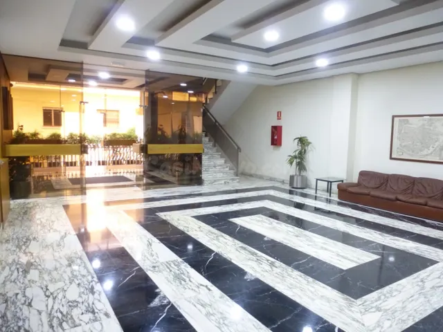 LOS REMEDIOS - EDIFICIO REPRESENTATIVO.- OFICINA - foto 5