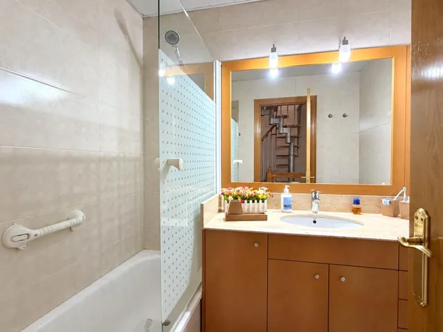 FANTÁSTICA CASA CON JARDÍN Y PISCINA!!! — 21
