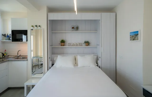 Magnifico estudio en primera línea de playa en Calahonda. — 12
