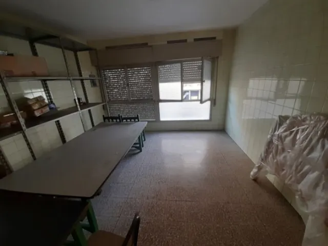 Local comercial — 4