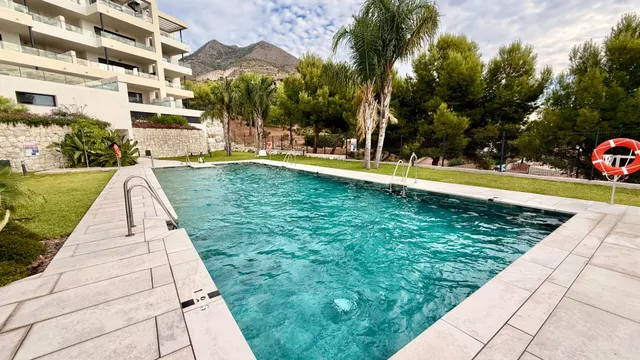 ¡ESPECTACULAR BAJO CON AMPLIA TERRAZA Y VISTAS AL MAR EN SANTANGELO SUR! — 24