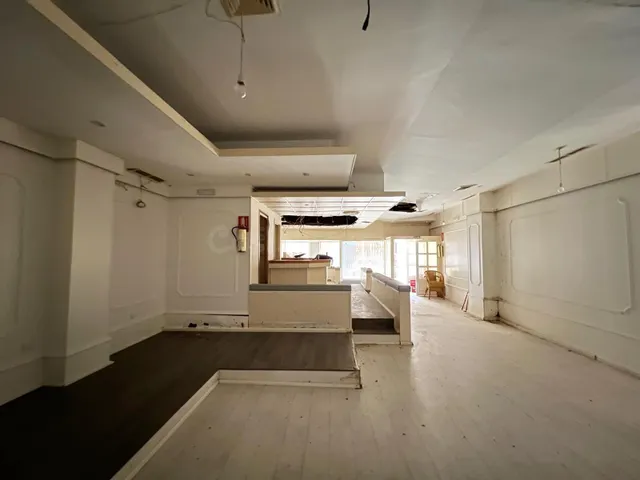 Local Comercial en Calle Enrique Villegas Vélez — 3