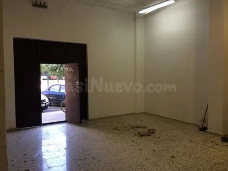 Local comercial 450m² en alquiler - Luis Montoto - Santa Jus