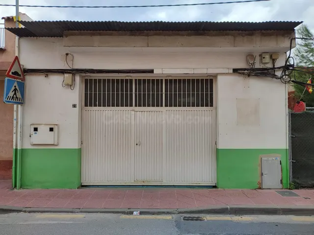 SE VENDE BAJO EN LOS DOLORES DE MURCIA