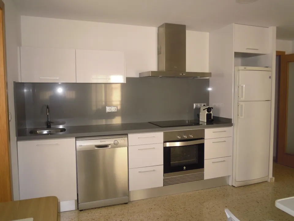 SE VENDE PISO EN SEGUNDA LINEA DEL MAR. EN MIRAMAR.