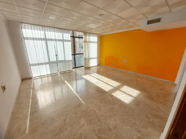 oficina en venta situada en la plaza mayor de El Ejido — 16
