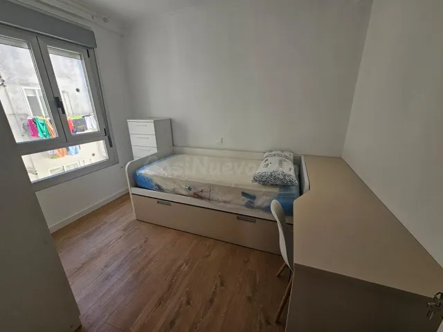 Amplia Habitación en Alquiler en Ourense al lado estación AV