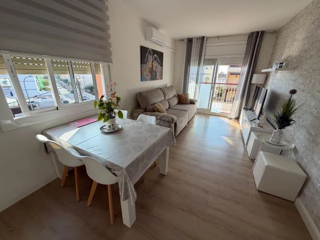 Vivienda esquinera a la venta a pocos metros de la playa — 3