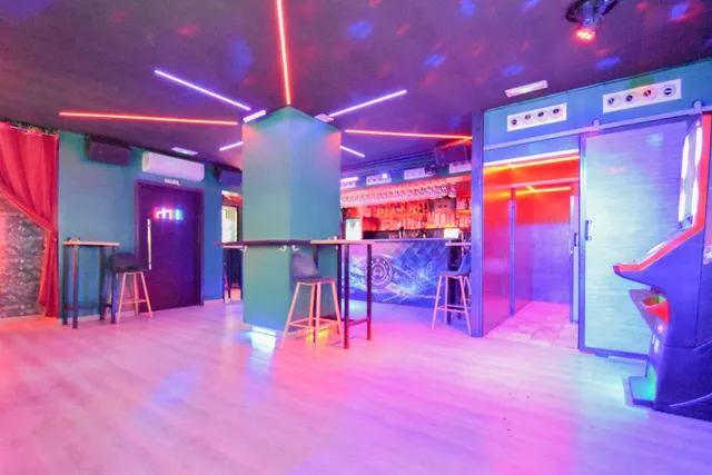 Pub en pleno centro de Granada ¿Eres un emprendedor apasionado por la hostelería? — 26