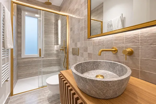 VIVIENDA DE LUJO CON DISEÑO EXCLUSIVO Y BALCONES EN LISTA — 31