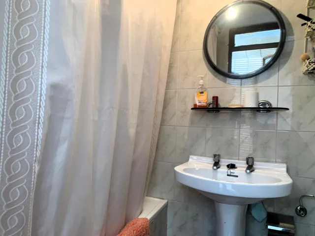 CASA EN VALDEOBISPO — 12