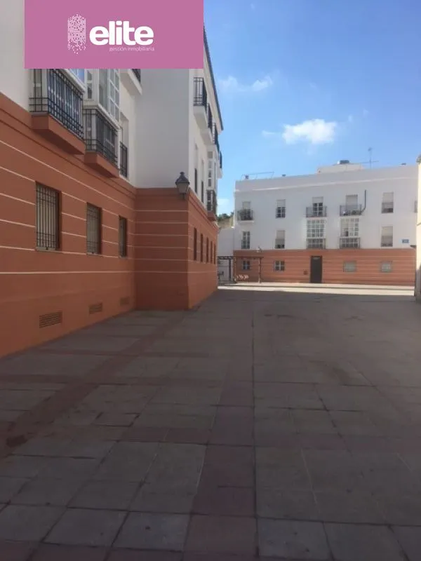 FANTASTICO PISo EN EL CENTRO DE JEREZ CON GARAJE — 2