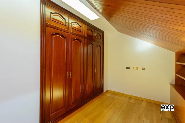 ATICO DUPLEX EN CALLE MARCELINO SUAREZ, OVIEDO — 37