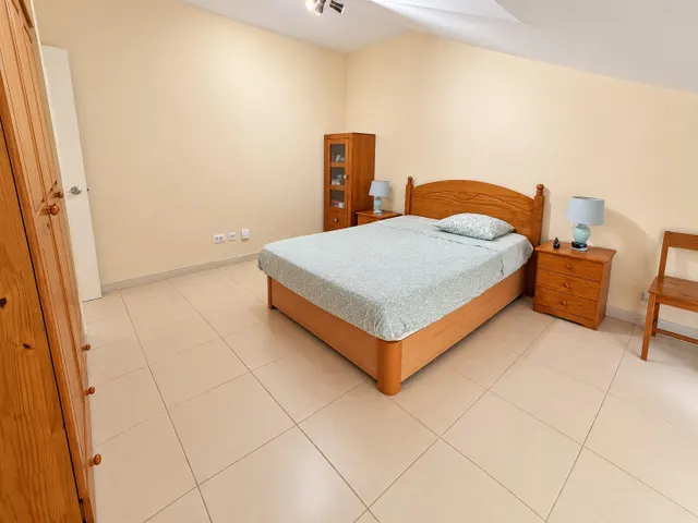 Piso de 3 dormitorios con garaje y ascensor en Marpequeña, Telde — 10